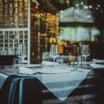 女性が男性に食事に誘われた際に気をつけるべきNGな行動